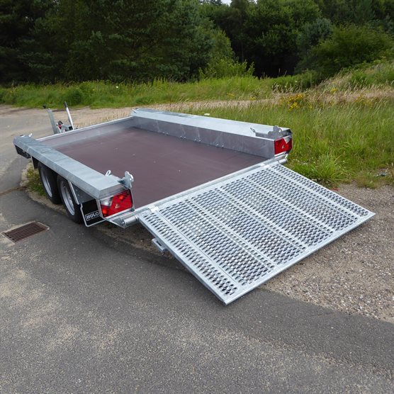 Terrax 2 2600-294 basic maskintrailer med bred rampe